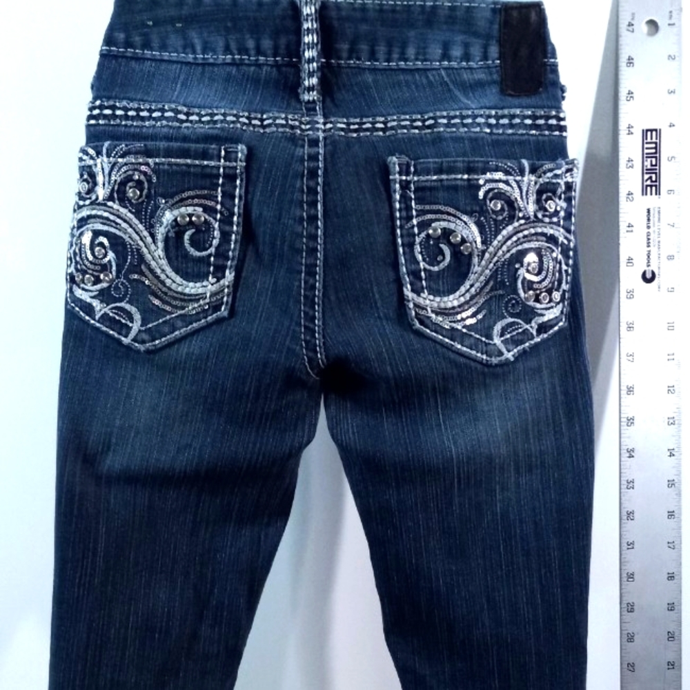 27Wx32L - VANITY-SKINNY JEANS-DESIGN & WHISKERING